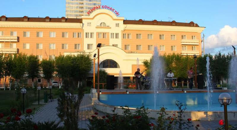 Atyrau Dastan Hotel Exteriör bild